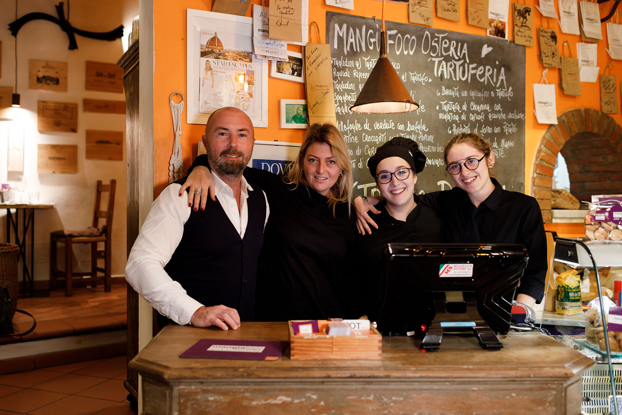 Lo staff Di Mangiafoco Osteria tartuferia a Firenze